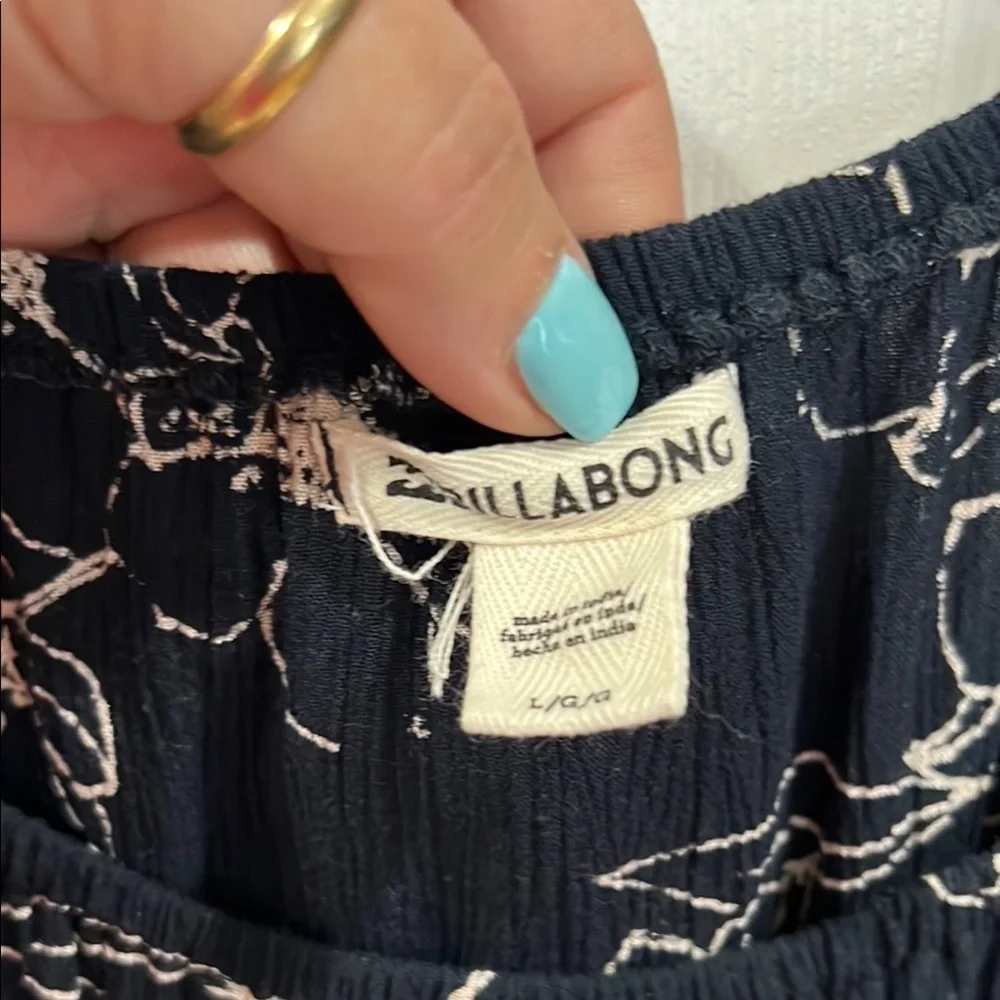 Billabong Black Floral Blouse size large - Picture 2 of 8